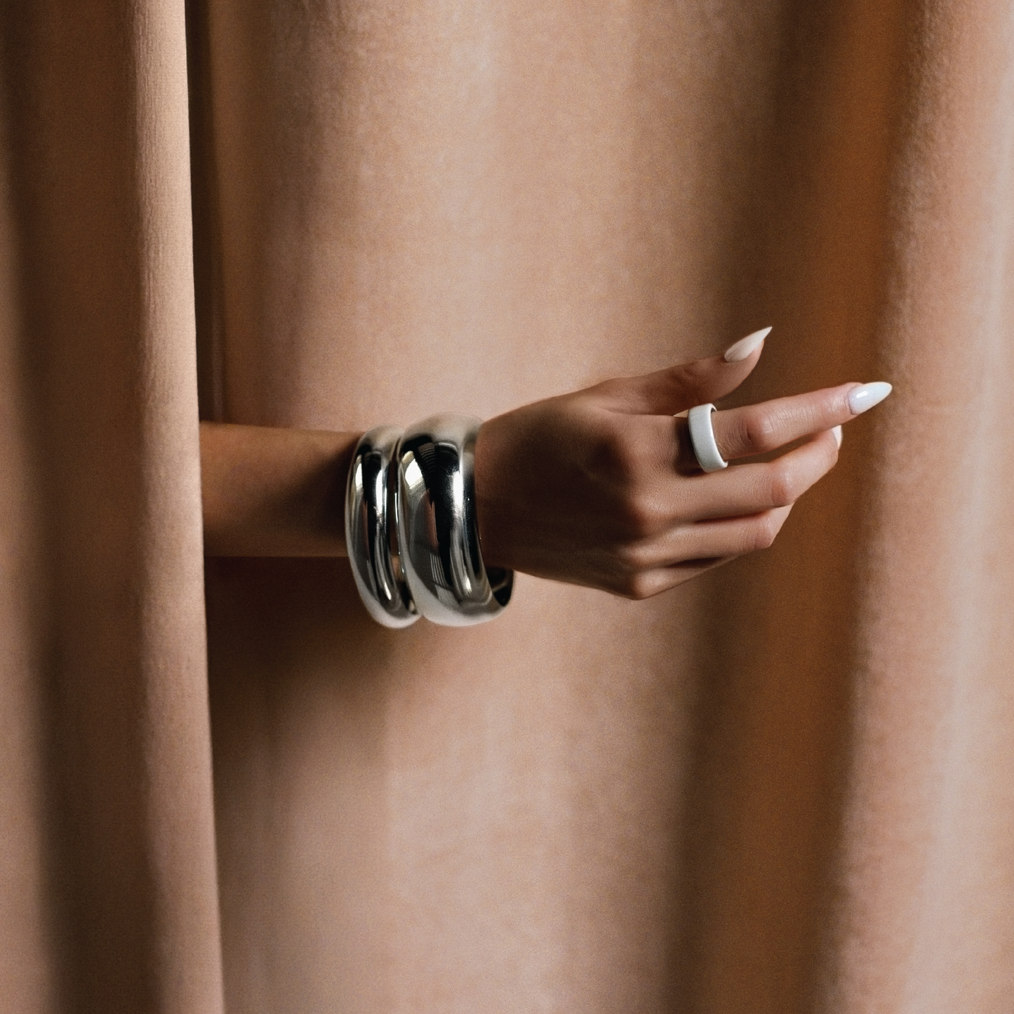 Oura Ring 4 Ceramic Cloud
